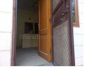 Corner 3 BHK builder floor for sale in rohini sector-24