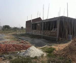  Plots available in DLF Garden City