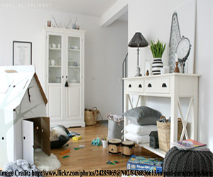 cluttered-home